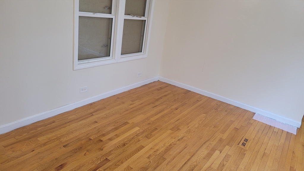 261 Newbury 82c