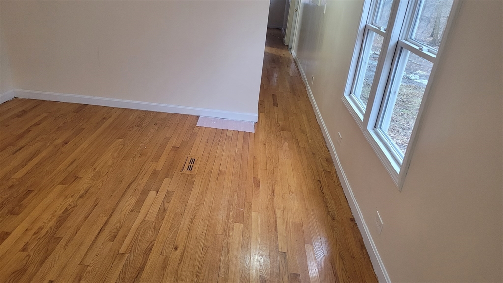 261 Newbury 82c