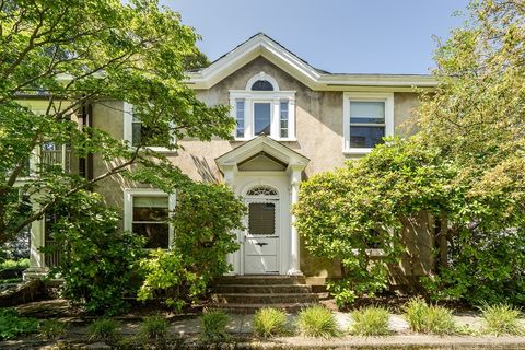 15 Cedar St Salem MA 01970