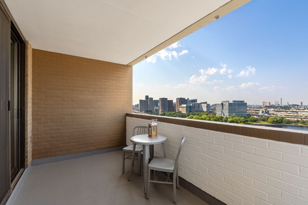 8 Whittier Pl 15A
