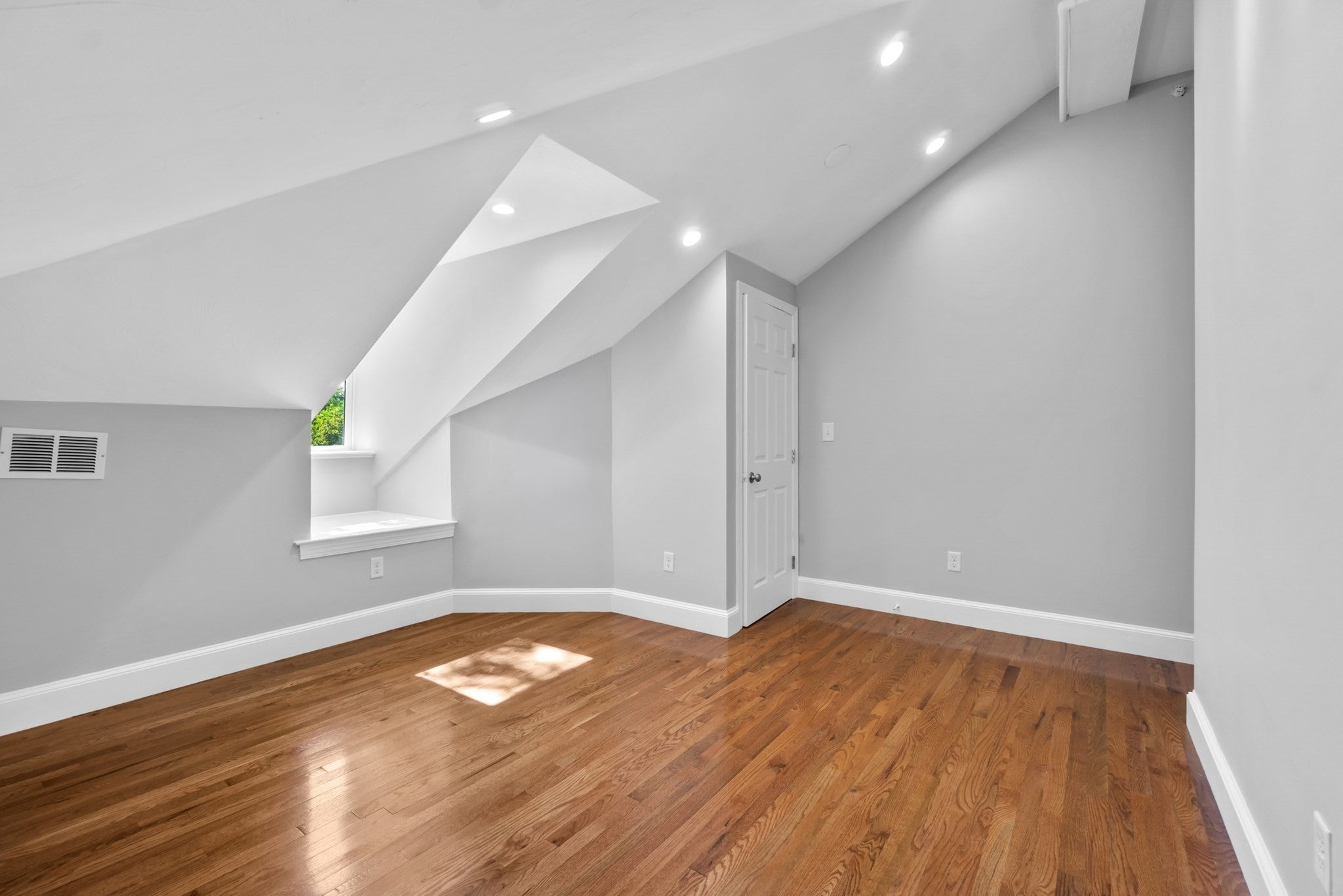 55 Sunnyside ST #3, Boston, MA, 55 Sunnyside ST #3, Boston, MA Photo #14
