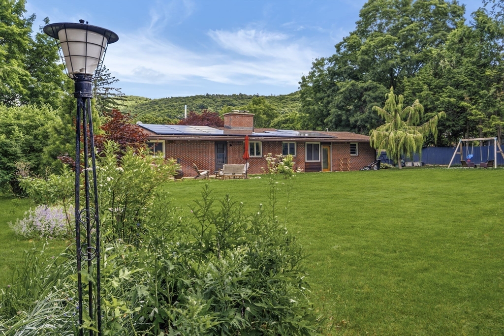 6 Valley Ln