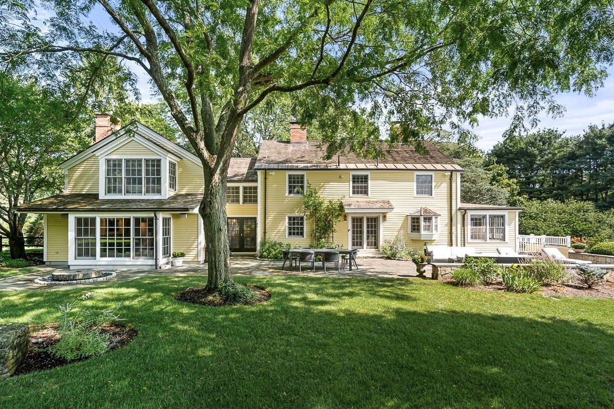151 Oakland Street, Wellesley, MA Photo #2