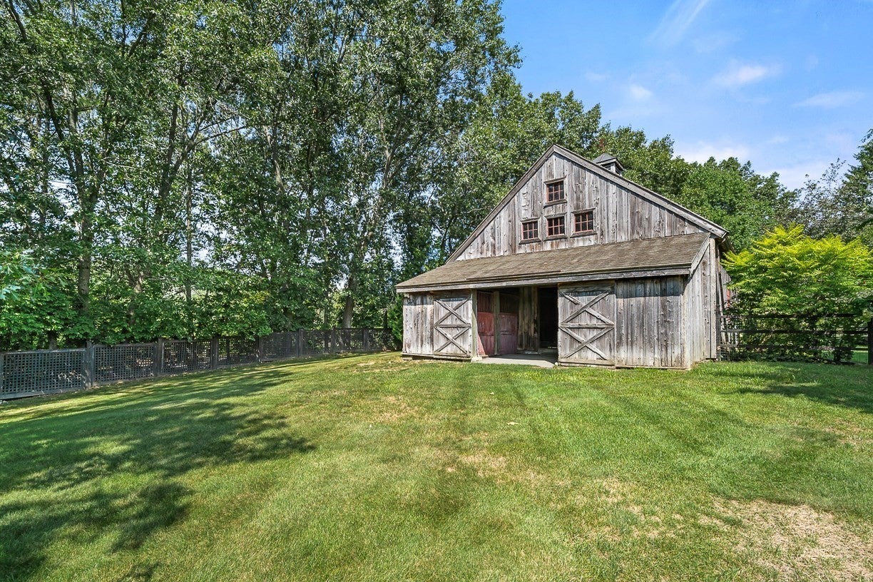 151 Oakland Street, Wellesley, MA Photo #39