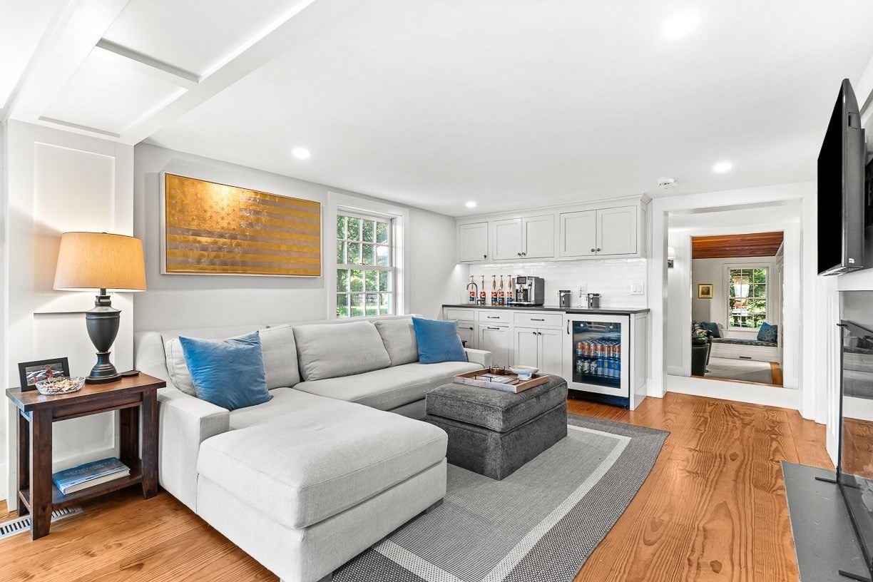 151 Oakland Street, Wellesley, MA Photo #9