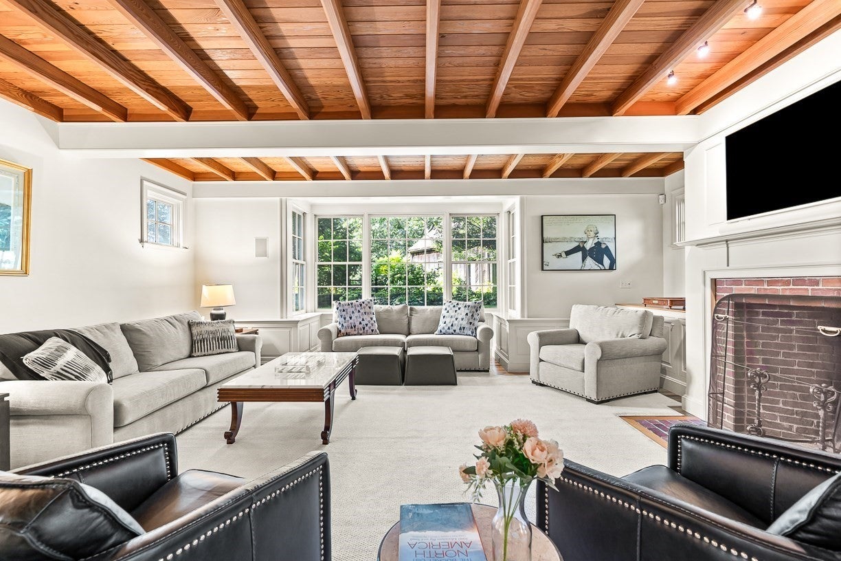 151 Oakland Street, Wellesley, MA Photo #11