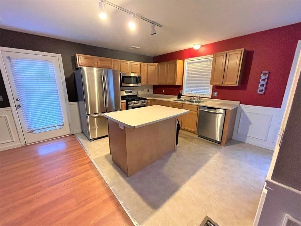 318 Crescent St #B, Fall River, MA, 318 Crescent St #B, Fall River, MA Photo #3