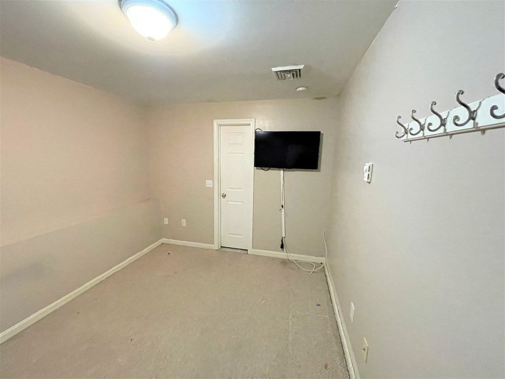 318 Crescent St #B, Fall River, MA, 318 Crescent St #B, Fall River, MA Photo #16