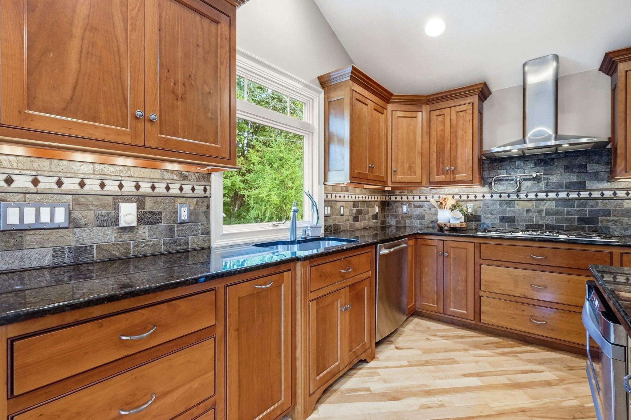 8 Shady Ln, Wilbraham, MA Photo #19