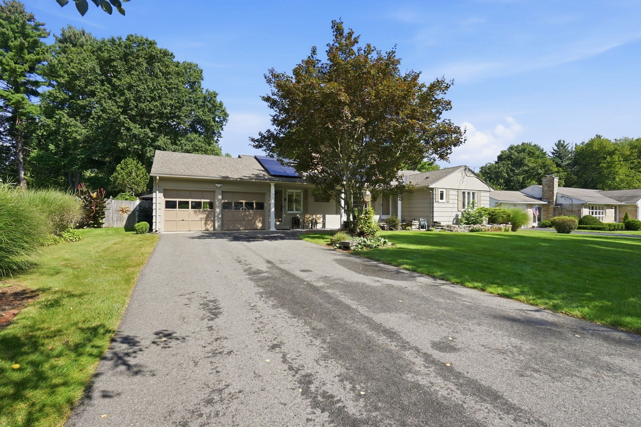 8 Shady Ln, Wilbraham, MA Photo #2