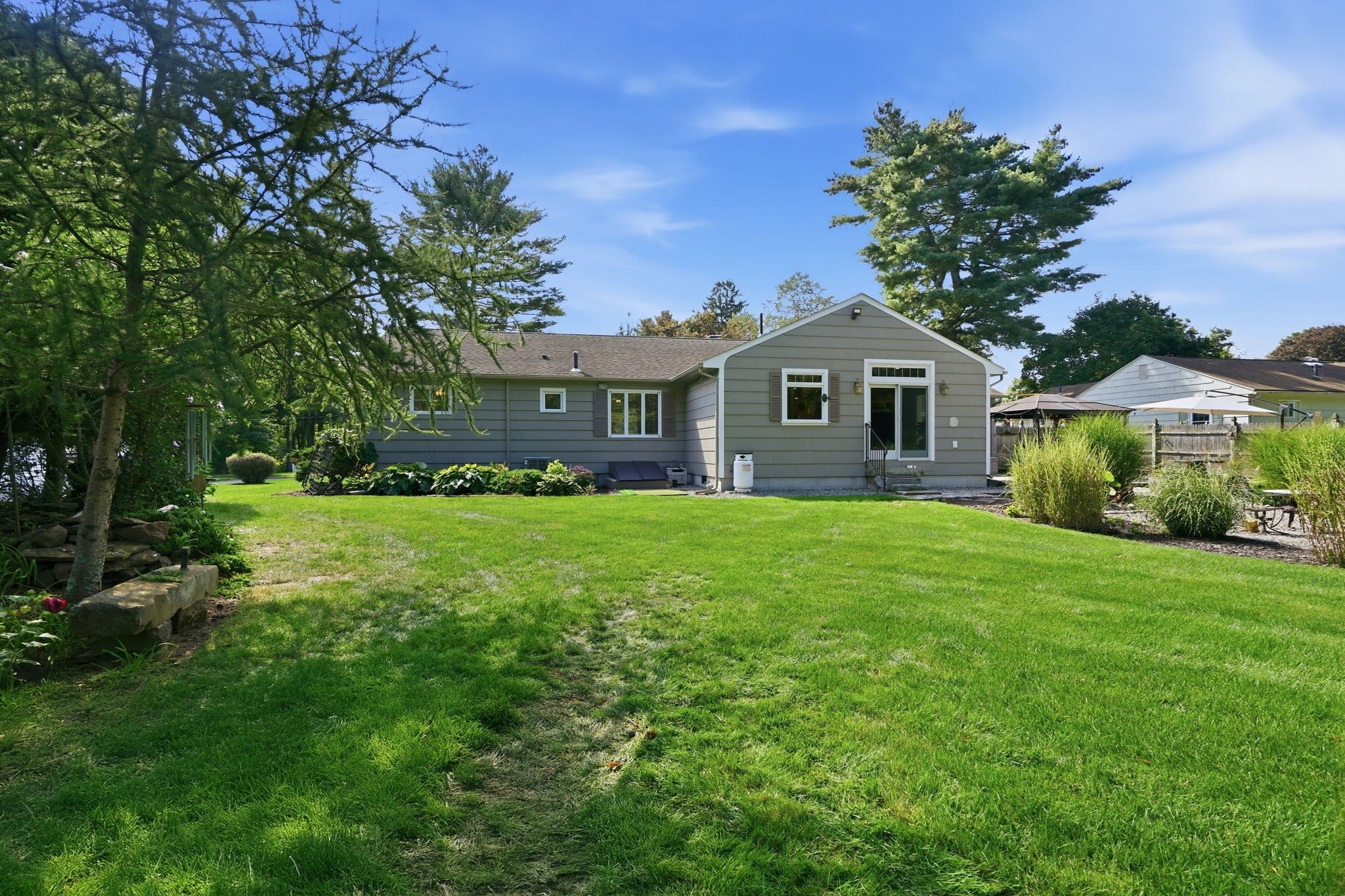 8 Shady Ln, Wilbraham, MA Photo #4
