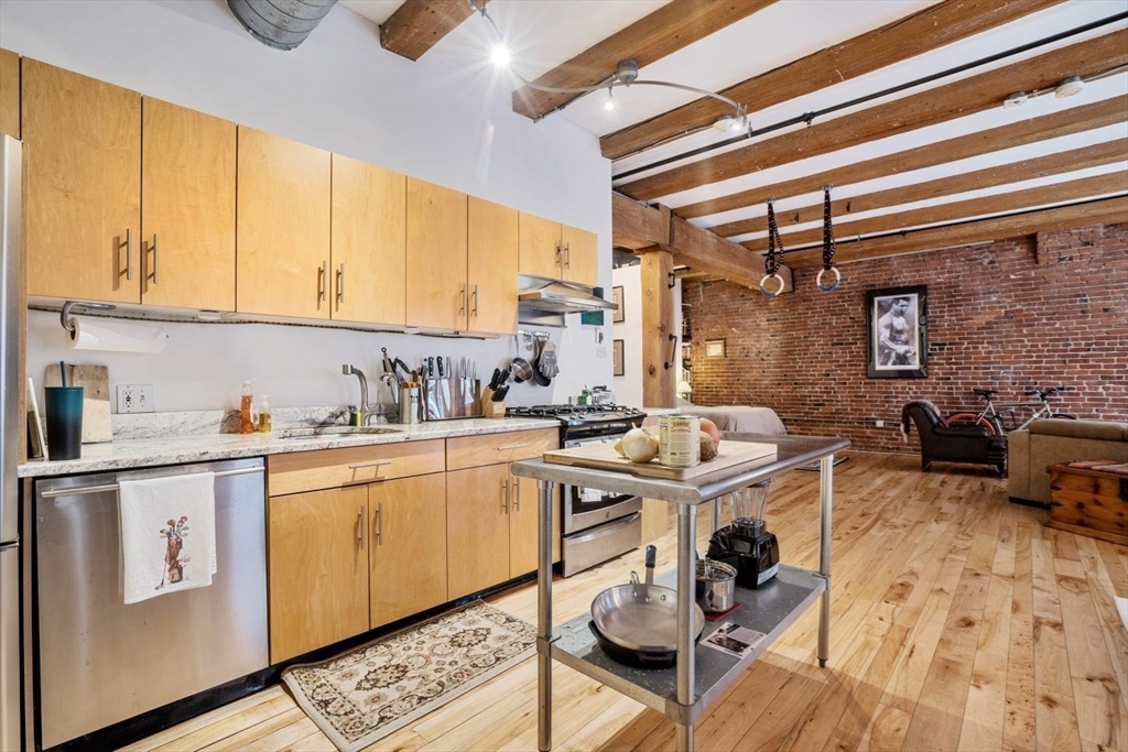 21 Wormwood St 420