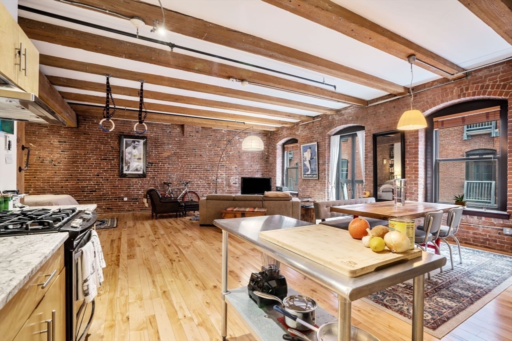 21 Wormwood St 420