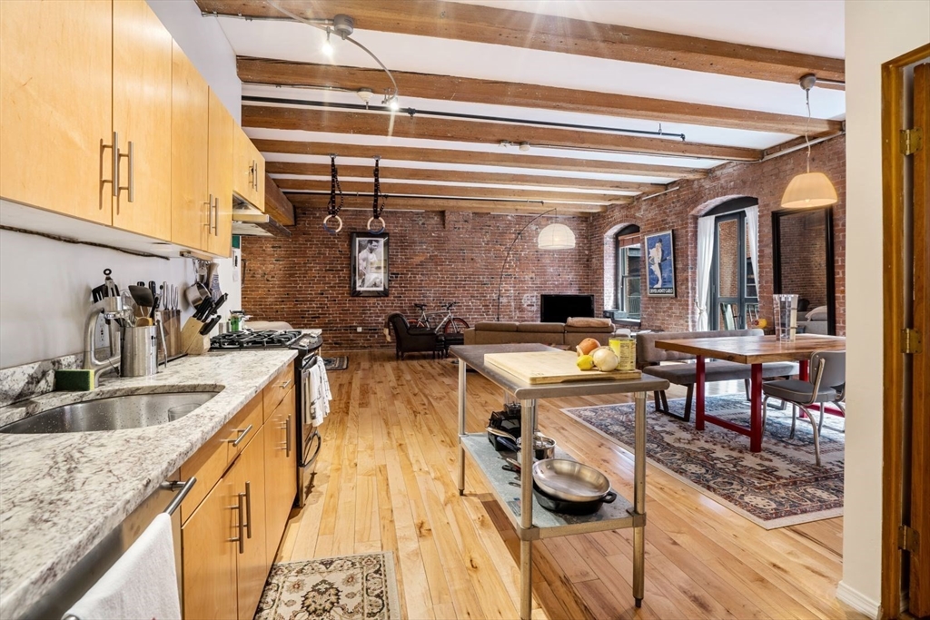 21 Wormwood St 420