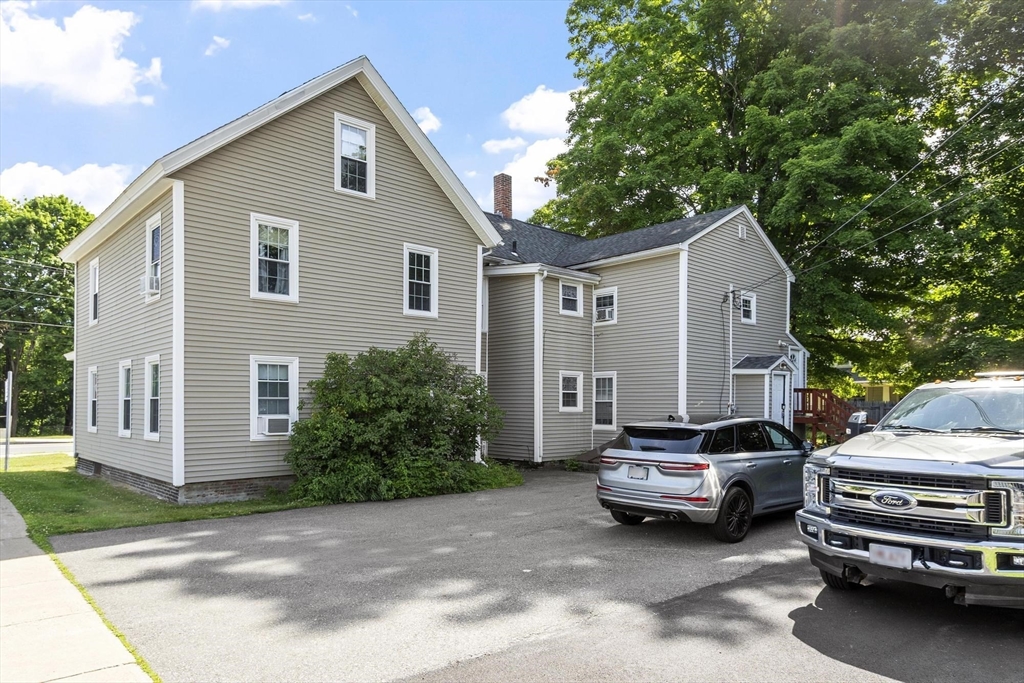 49 E Main St