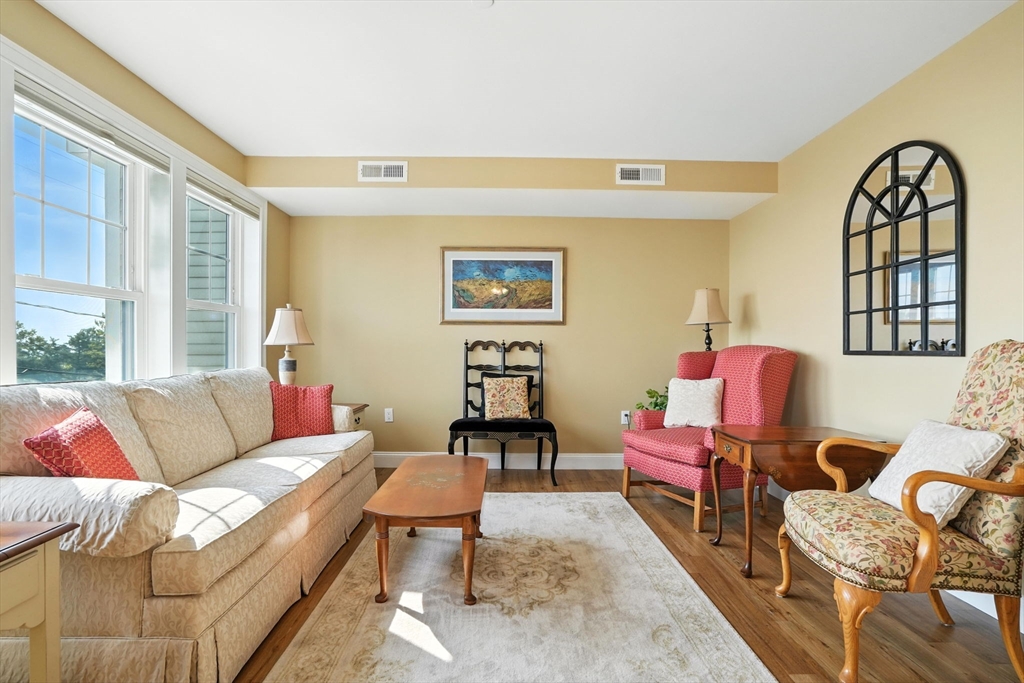 216 Water St B204