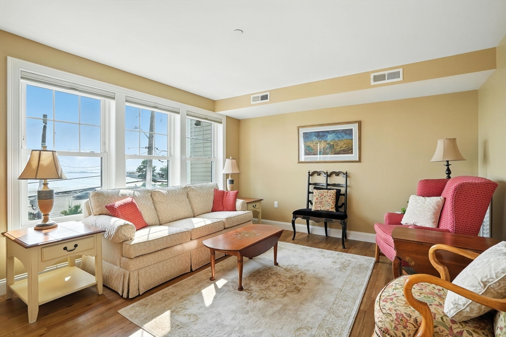 216 Water St B204
