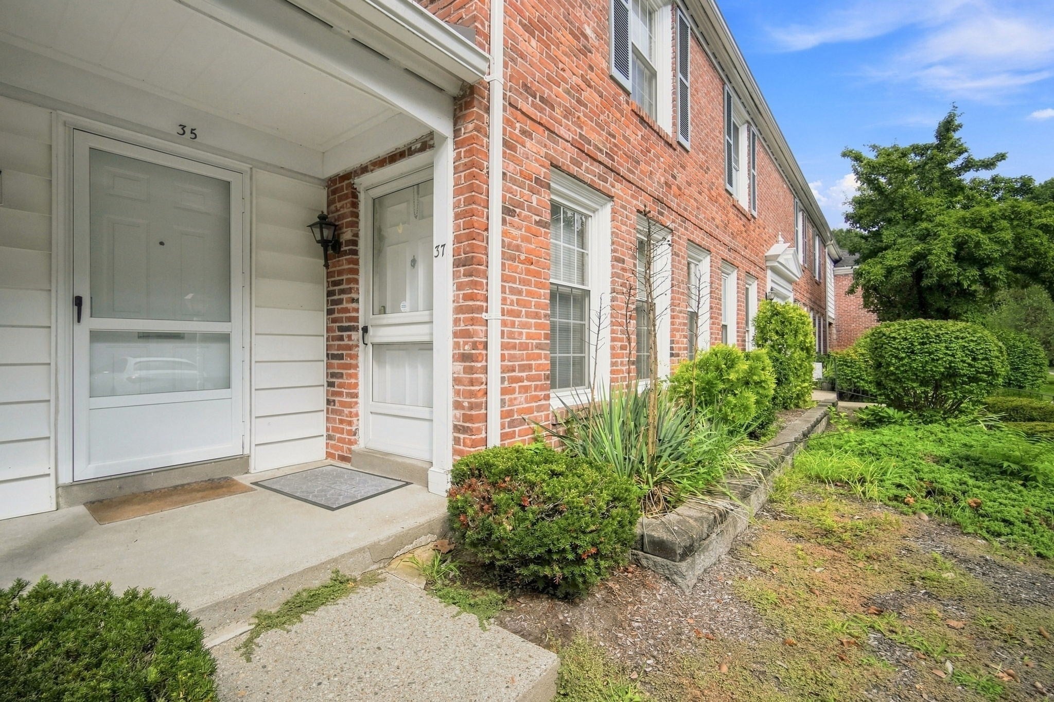 37 Williamsburg Dr 37