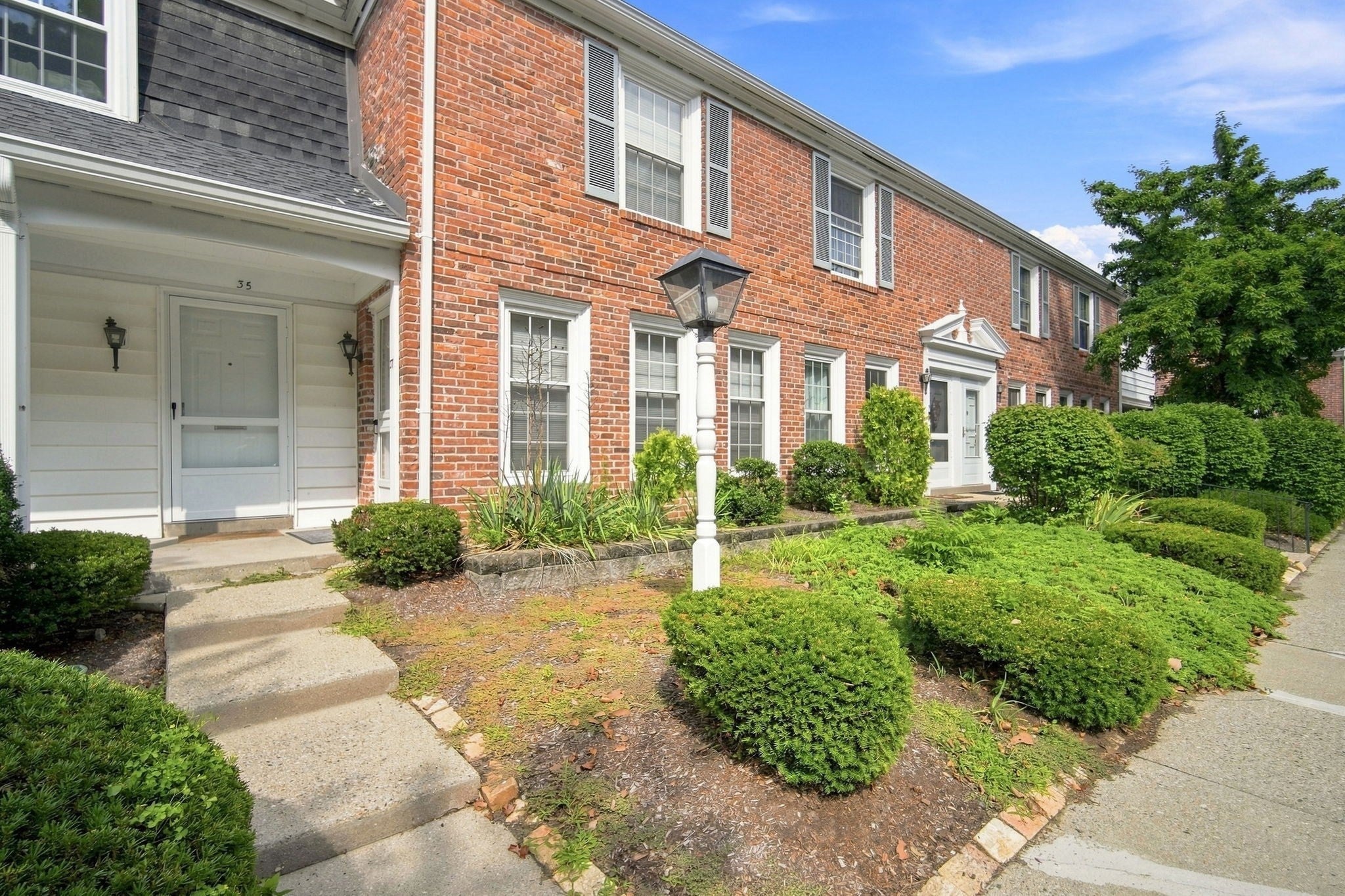 37 Williamsburg Dr 37
