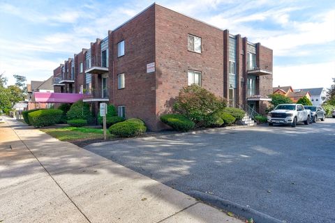 426 Pleasant St 17 Malden MA 02148