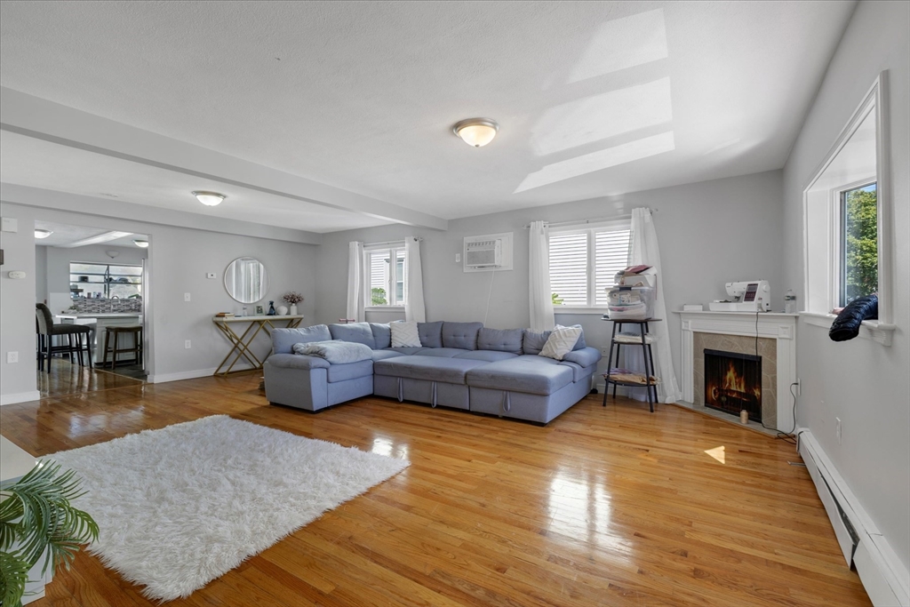 23-25 Richardson St