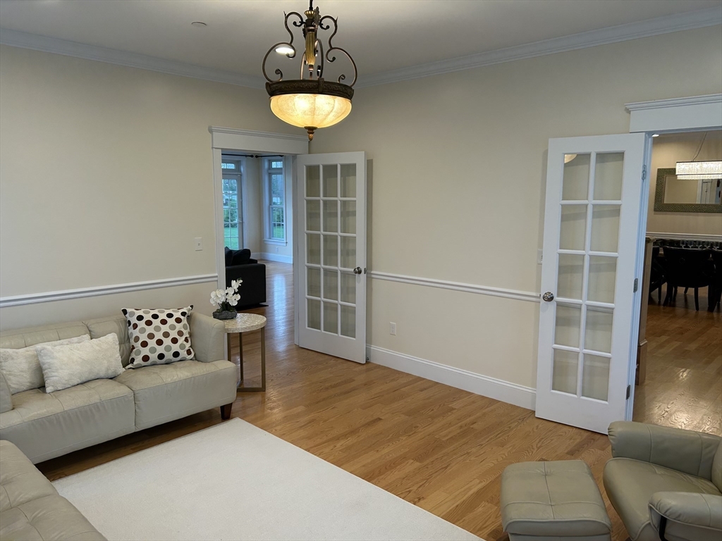 8 Spring Hill Farm Road