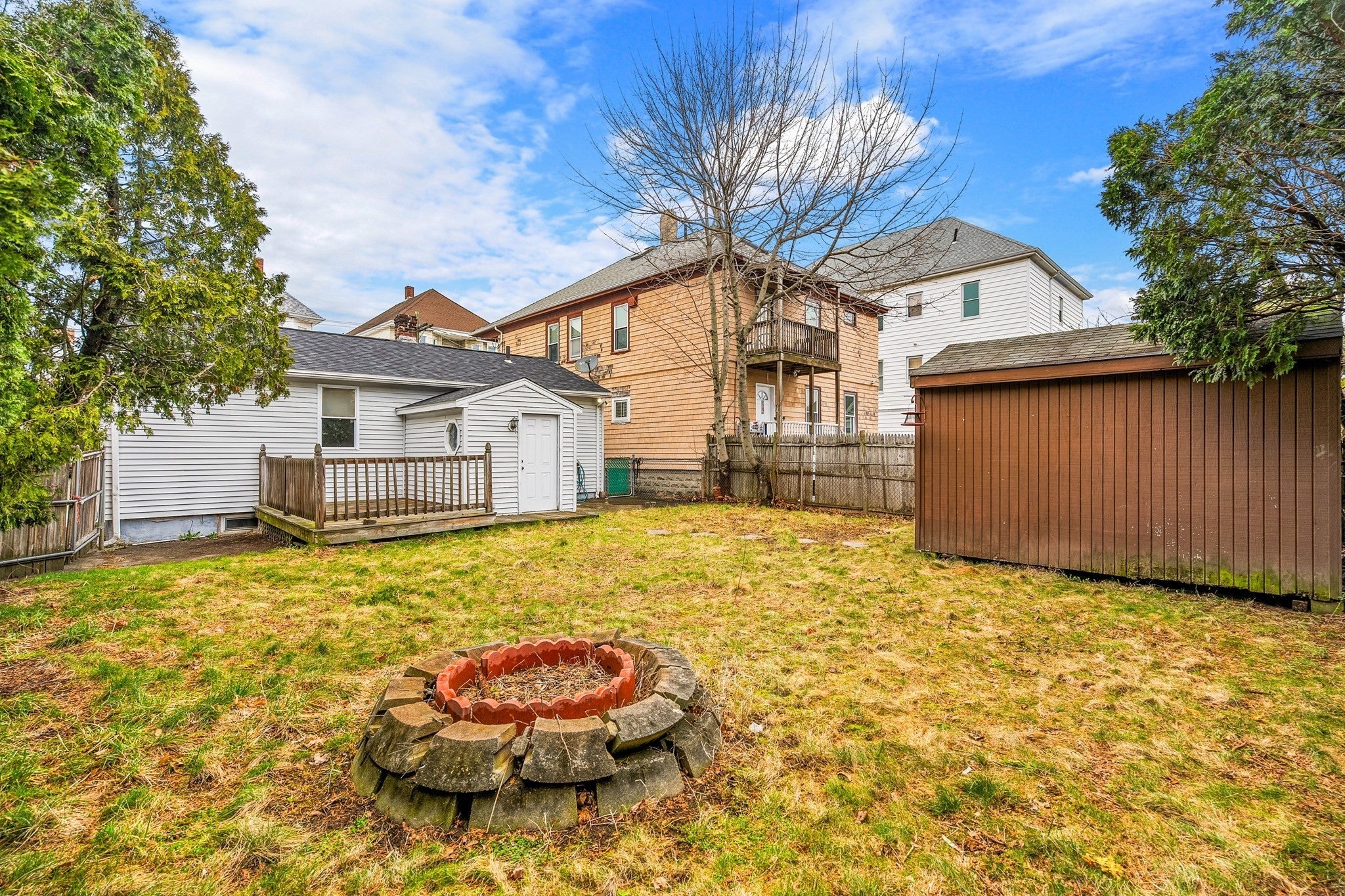298 Collette St