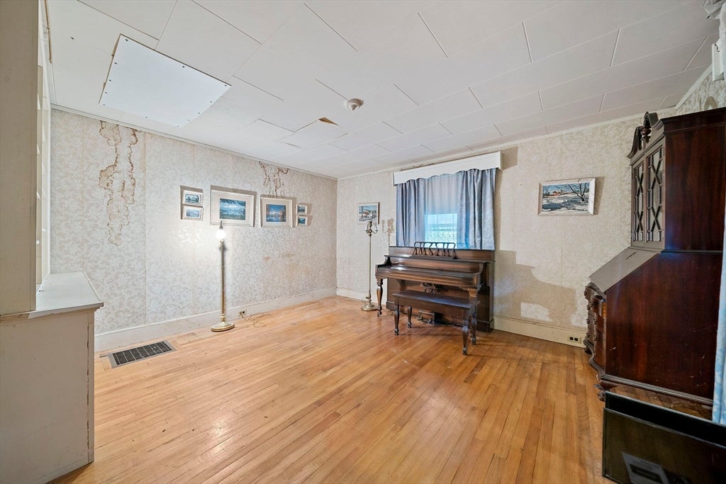 59 Sherwood St, Dedham, MA Photo #18