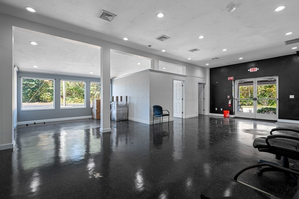 10 Meadow Rd