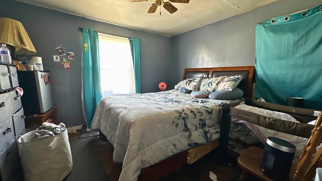 Springfield, Massachusetts 01109, United States, 2 Bedrooms Bedrooms, ,1 BathroomBathrooms,Residential,Contingent,105235