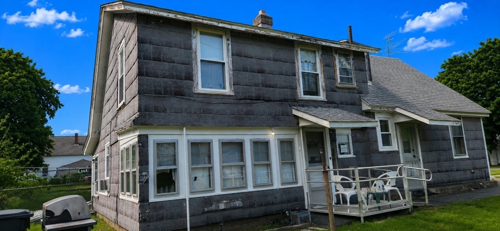 8 River Ave