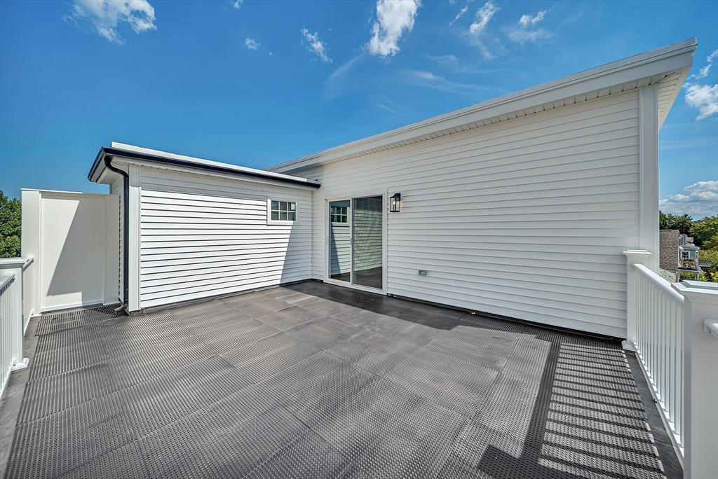 Arlington, Massachusetts 02474, United States, 3 Bedrooms Bedrooms, ,3 BathroomsBathrooms,Residential,Pending,206864