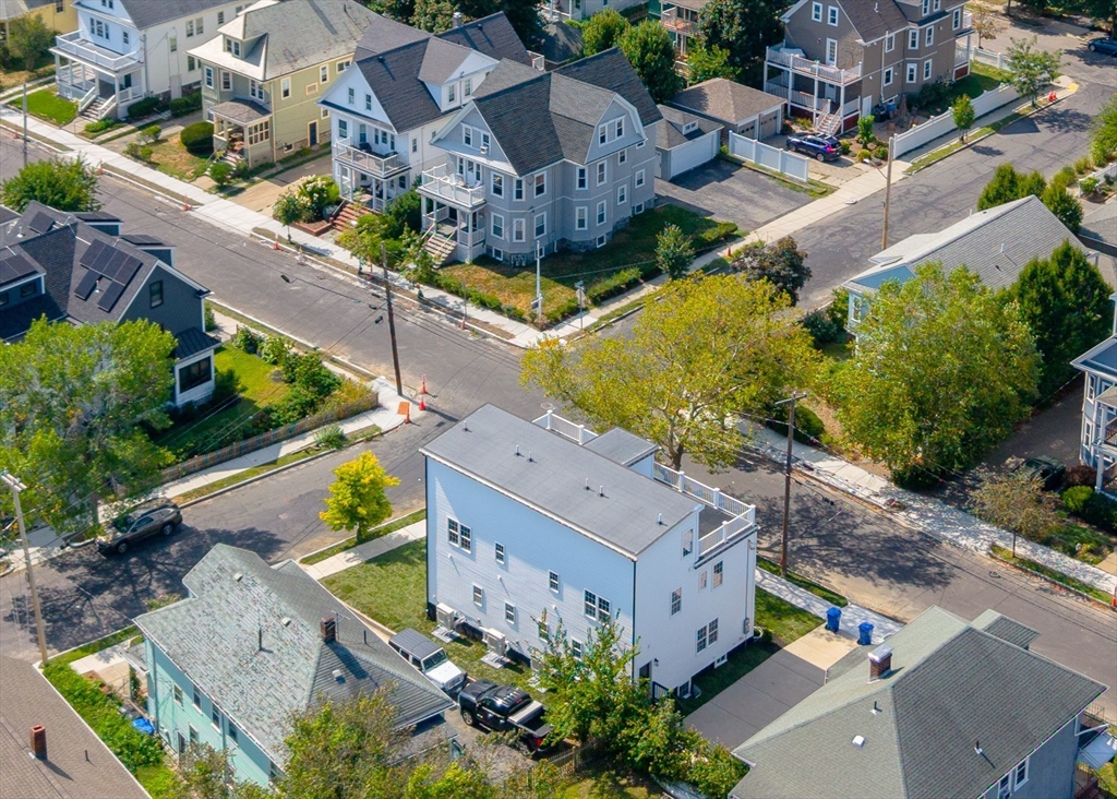 Arlington, Massachusetts 02474, United States, 3 Bedrooms Bedrooms, ,3 BathroomsBathrooms,Residential,Pending,206864