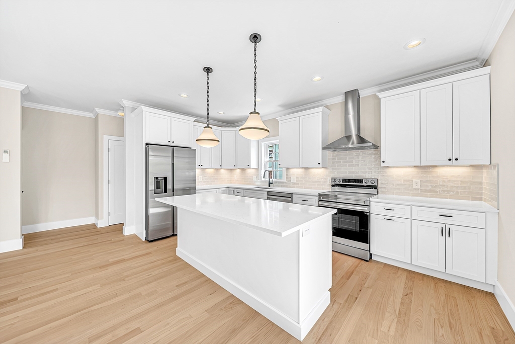 Arlington, Massachusetts 02474, United States, 3 Bedrooms Bedrooms, ,3 BathroomsBathrooms,Residential,Pending,206864