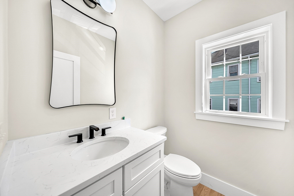 Arlington, Massachusetts 02474, United States, 3 Bedrooms Bedrooms, ,3 BathroomsBathrooms,Residential,Pending,206864