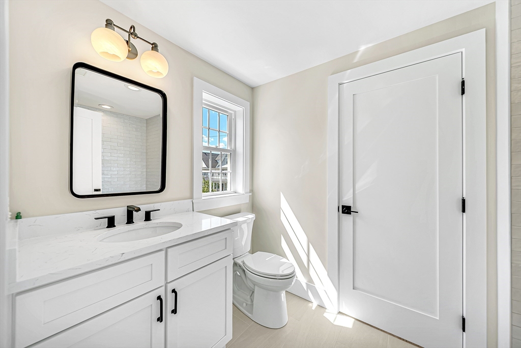 Arlington, Massachusetts 02474, United States, 3 Bedrooms Bedrooms, ,3 BathroomsBathrooms,Residential,Pending,206864