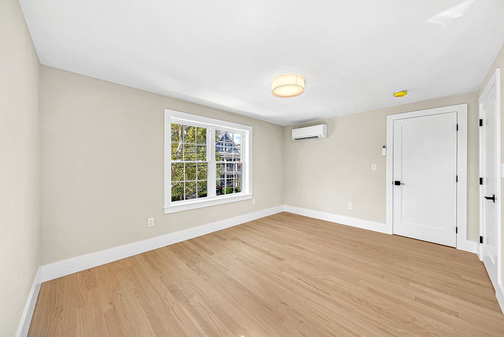 Arlington, Massachusetts 02474, United States, 3 Bedrooms Bedrooms, ,3 BathroomsBathrooms,Residential,Pending,206864