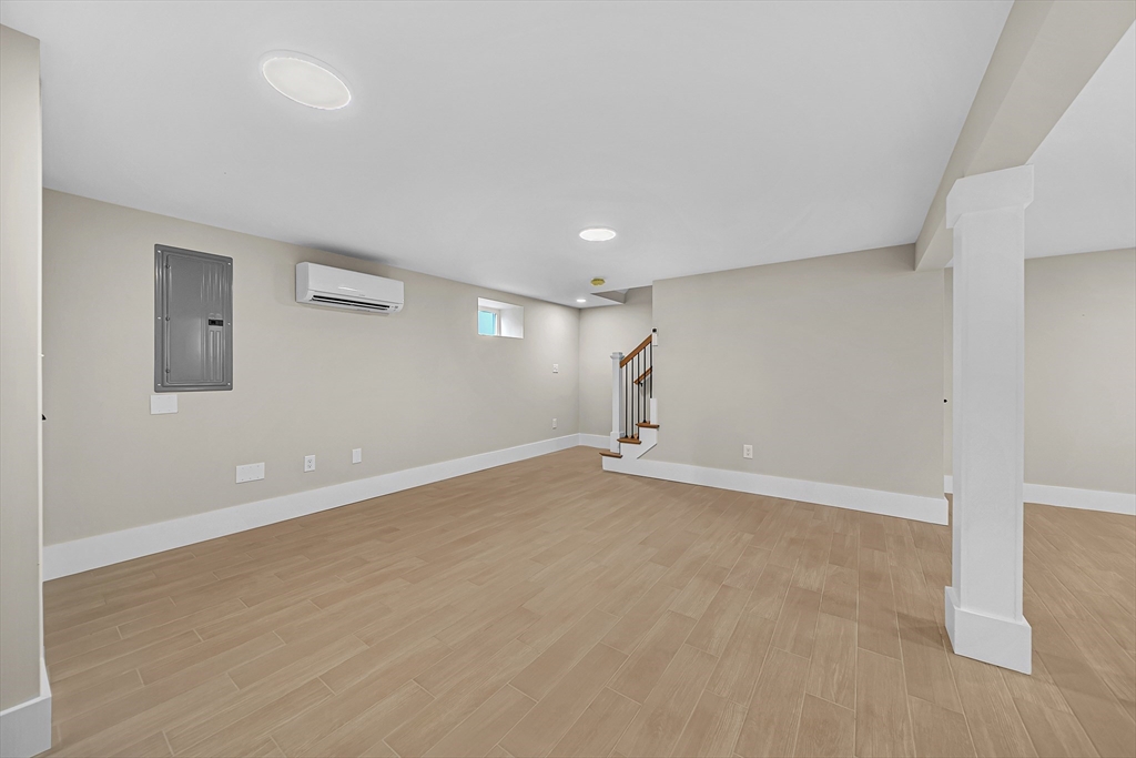 Arlington, Massachusetts 02474, United States, 3 Bedrooms Bedrooms, ,3 BathroomsBathrooms,Residential,Pending,206864