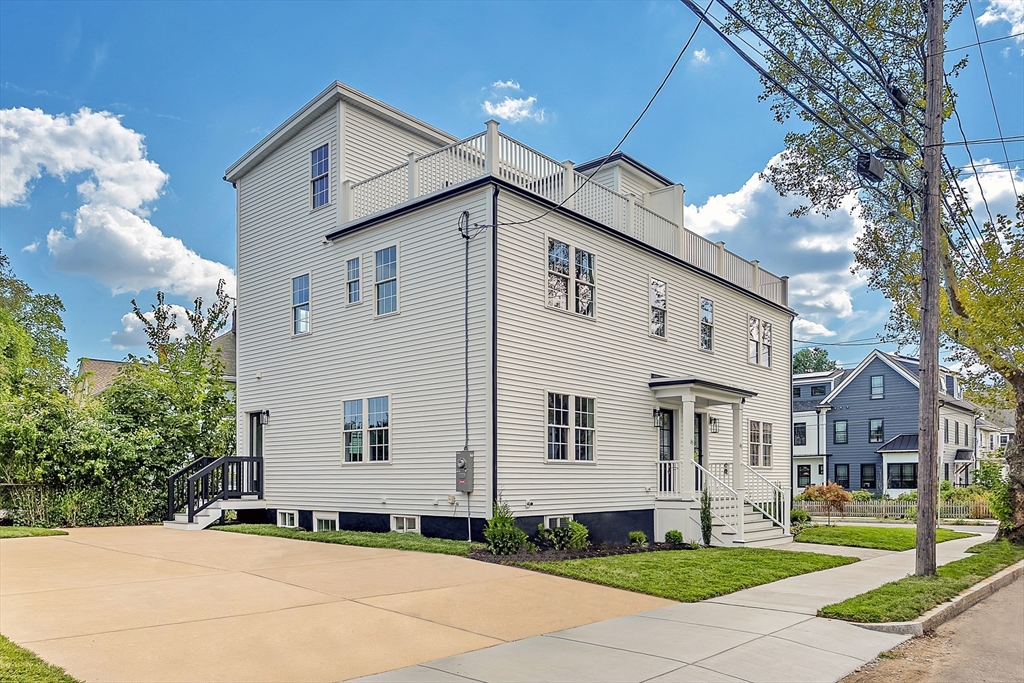 Arlington, Massachusetts 02474, United States, 3 Bedrooms Bedrooms, ,3 BathroomsBathrooms,Residential,Pending,206864