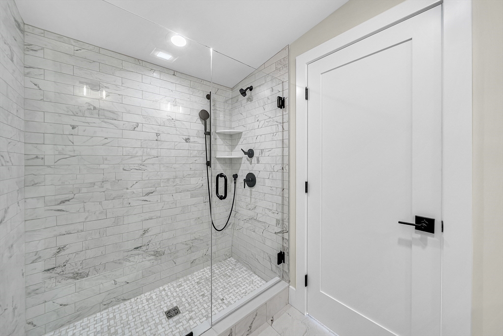 Arlington, Massachusetts 02474, United States, 3 Bedrooms Bedrooms, ,3 BathroomsBathrooms,Residential,Pending,206864