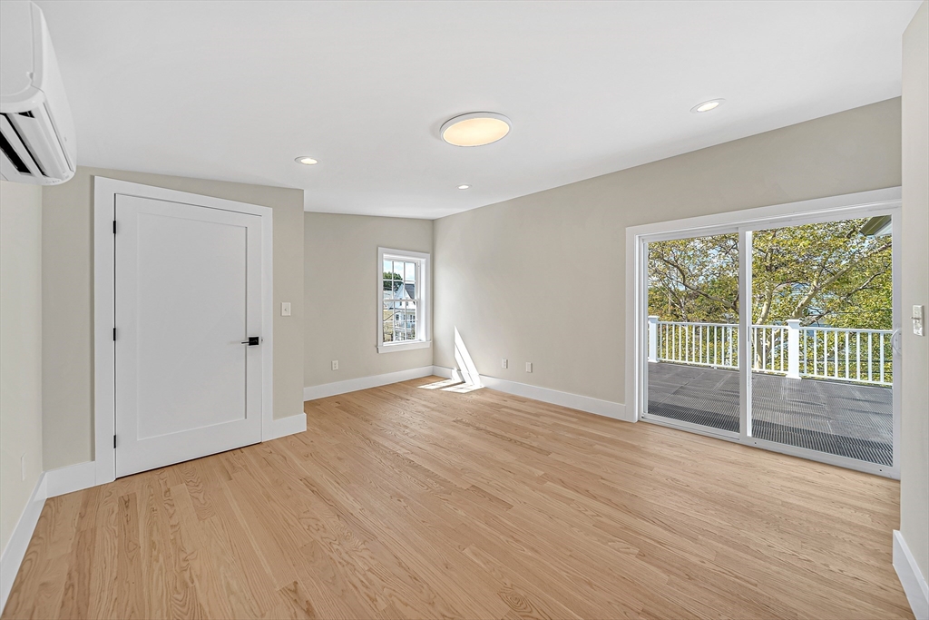 Arlington, Massachusetts 02474, United States, 3 Bedrooms Bedrooms, ,3 BathroomsBathrooms,Residential,Pending,206864