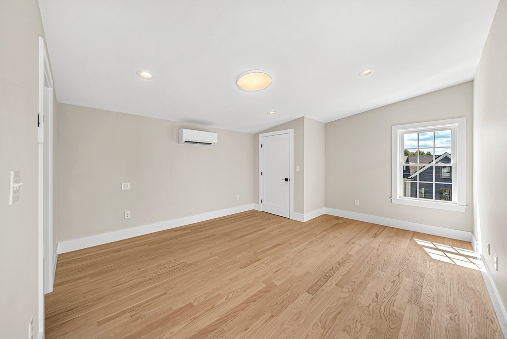 Arlington, Massachusetts 02474, United States, 3 Bedrooms Bedrooms, ,3 BathroomsBathrooms,Residential,Pending,206864