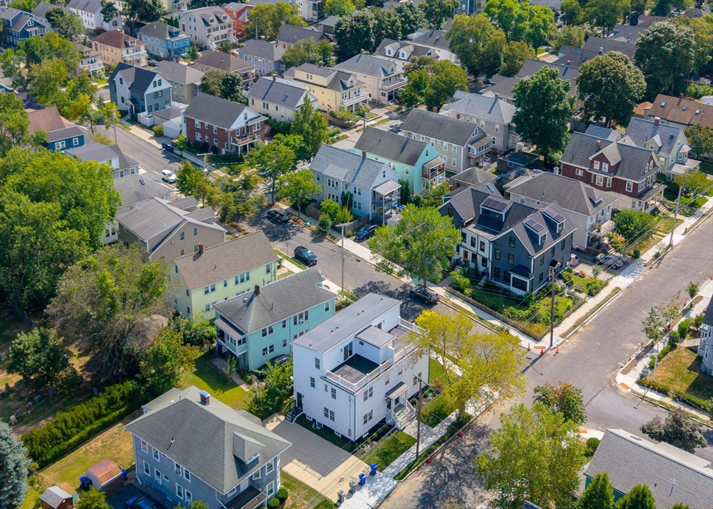 Arlington, Massachusetts 02474, United States, 3 Bedrooms Bedrooms, ,3 BathroomsBathrooms,Residential,Pending,206864