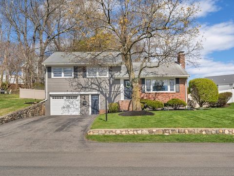 105 Macarthur Rd Stoneham MA 02180