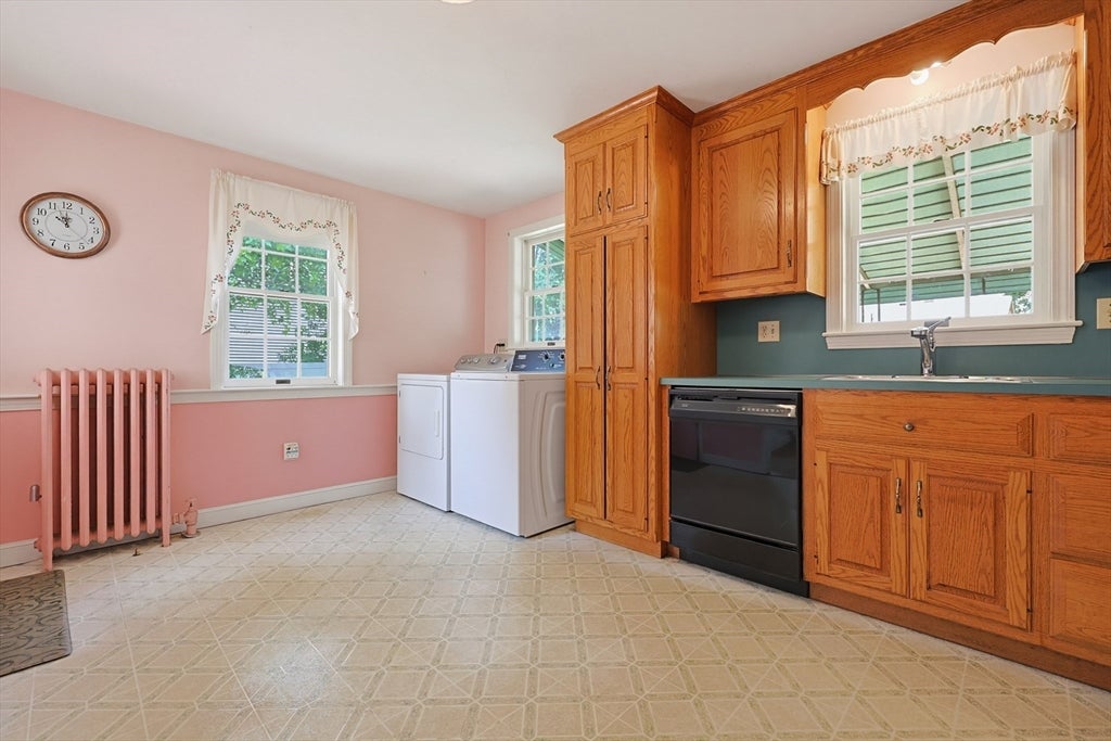 98 Pleasant St, Franklin, MA, 98 Pleasant St, Franklin, MA Photo #4