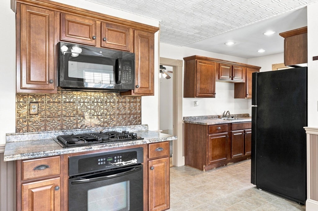 15 Hampstead St, Lowell, MA, 15 Hampstead St, Lowell, MA Photo #26
