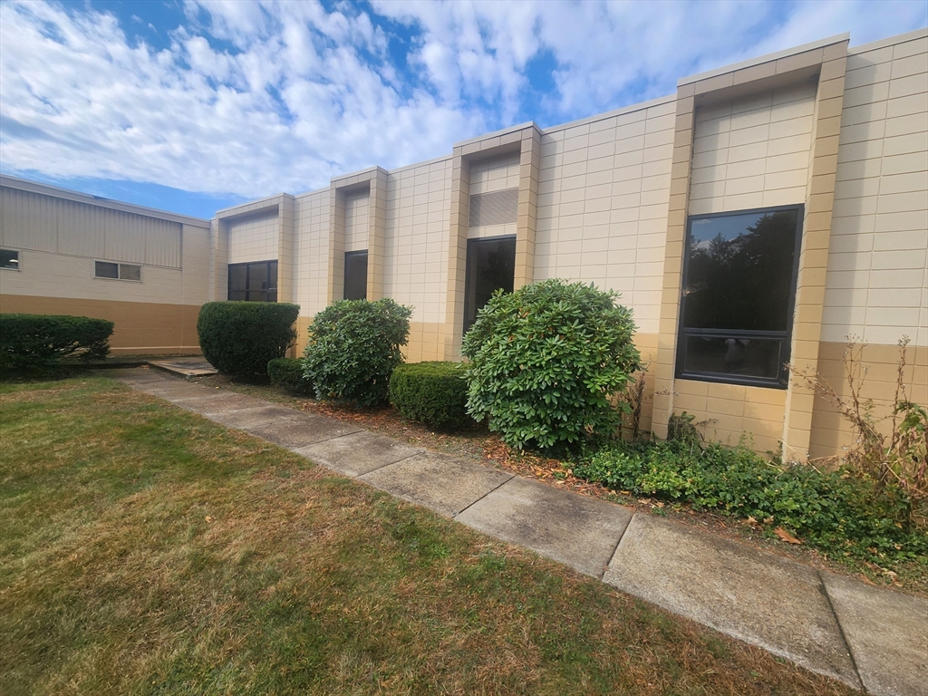 686 Patriots Rd