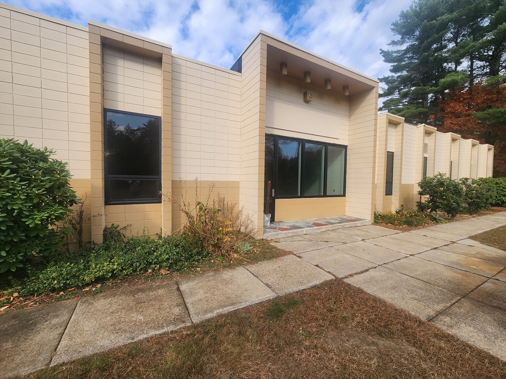 686 Patriots Rd