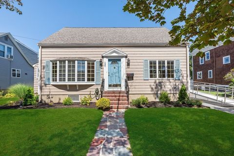 11 Parker St Saugus MA 01906