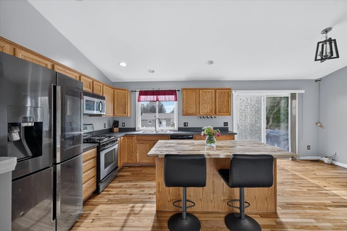 49 Shirley St, New Bedford, MA, 49 Shirley St, New Bedford, MA Photo #7